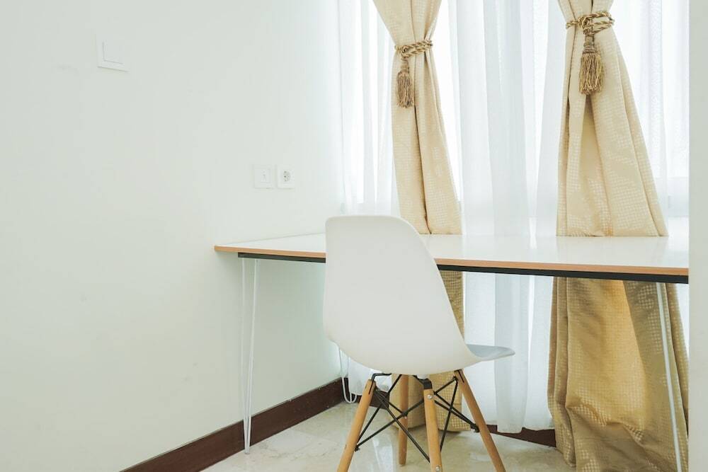 Legok: Scenic Studio Apartment at B Residence