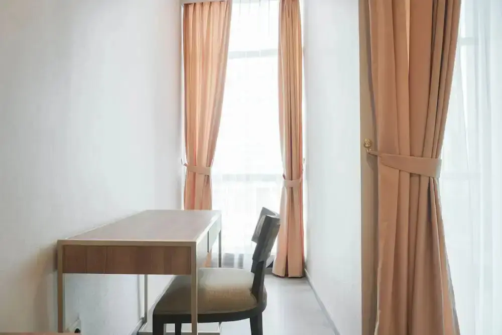 Джакарта: Fabulous and Strategic 1BR Sudirman Suites Apartment