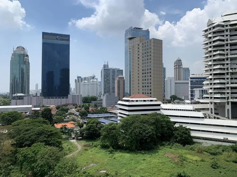 Джакарта: Fabulous and Strategic 1BR Sudirman Suites Apartment