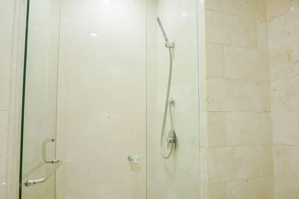 Джакарта: Fully Furnished 1BR with Working Room at The Empyreal Apartment
