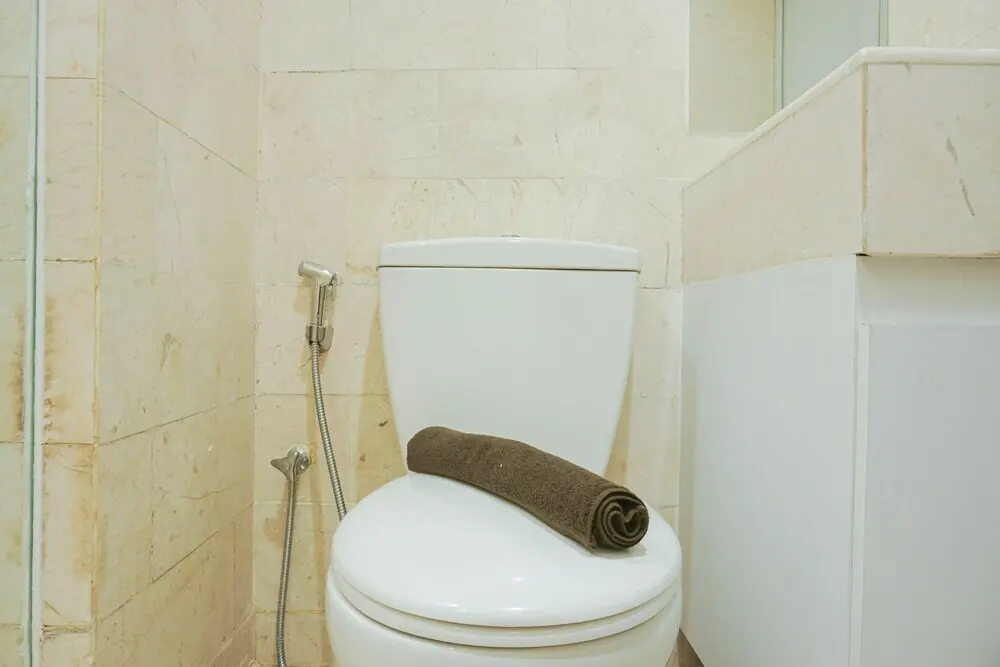Джакарта: Fully Furnished 1BR with Working Room at The Empyreal Apartment