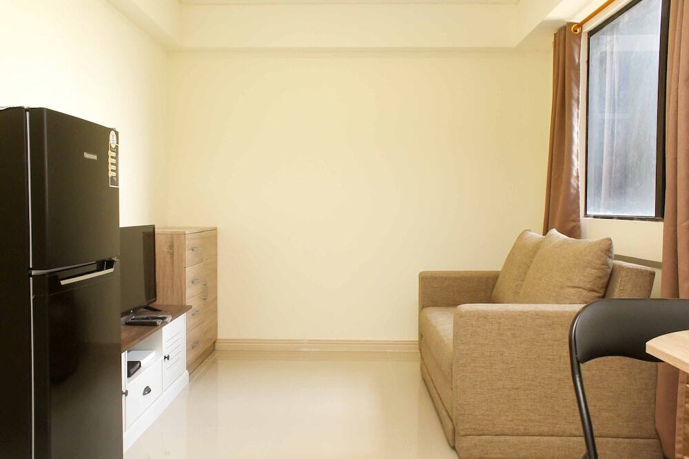 Сибату: Comfort And Homey 2Br Apartment At Meikarta
