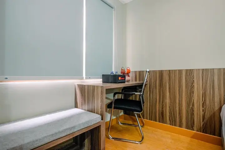 Бекаси: Comfortable Pool View Studio Room At Gateway Park Lrt City Bekasi Apartment