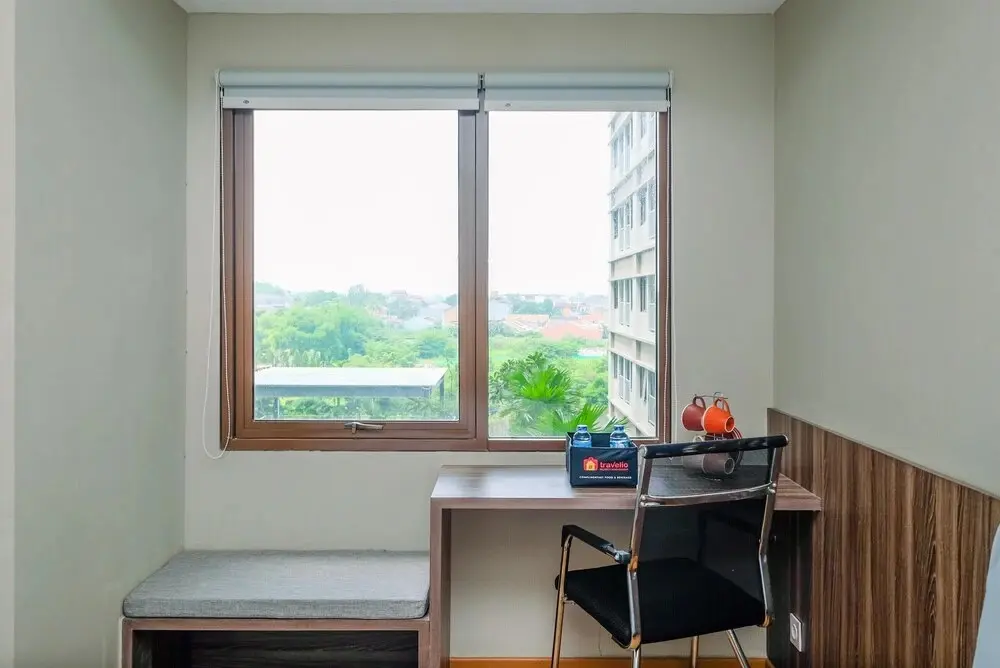 Бекаси: Comfortable Pool View Studio Room At Gateway Park Lrt City Bekasi Apartment