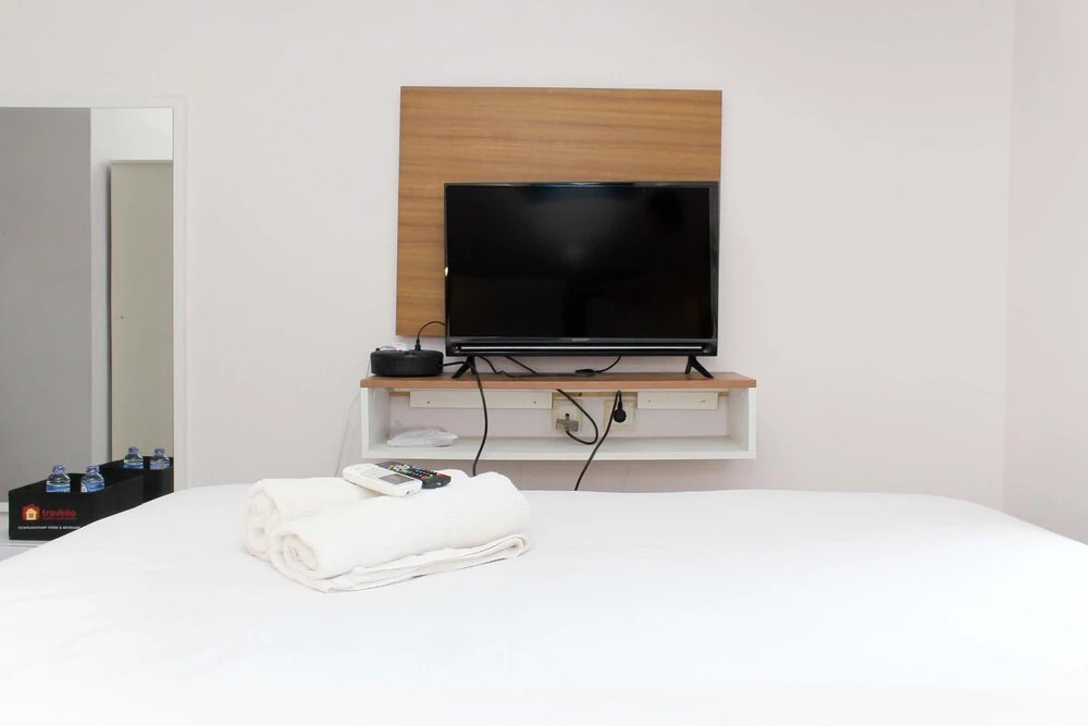 Чикаранг: Homey And Simply Studio Room At Enviro Apartment