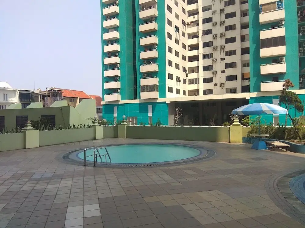 Джакарта: Spacious And Homey 3Br At Kondominium Rajawali Apartment