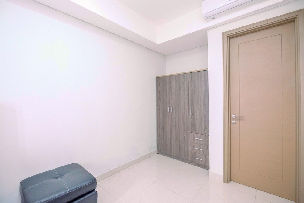 Джакарта: Comfortable And Minimalist 2Br At Gold Coast Apartment