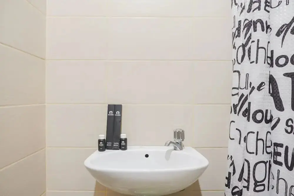 Джакарта: Stunning Studio Apartment At Belmont Residence Puri