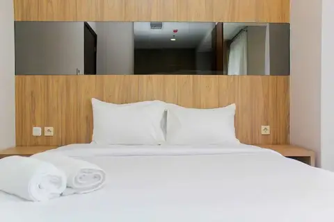Nice and Enjoy 1BR at Sudirman Suites Apartment — фото 1