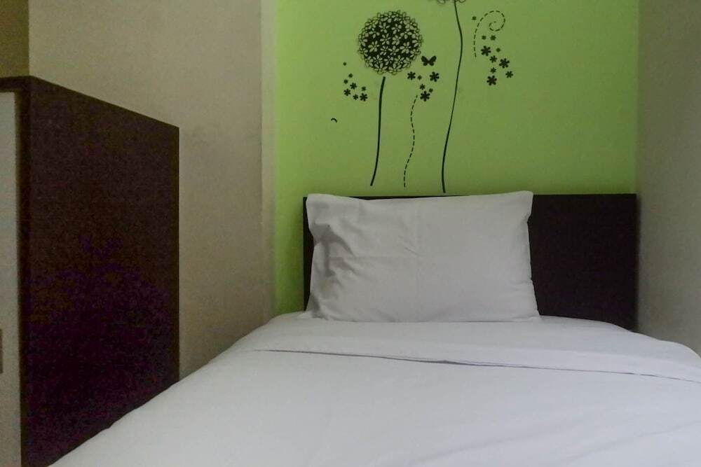 Сурабая: Best Value 2Br Apartment At Dian Regency