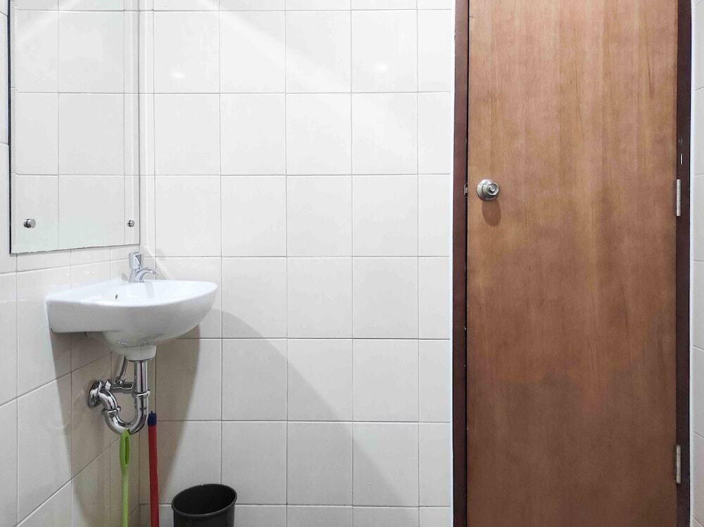 Макассар: Big And Comfy 3Br At Vida View Apartement