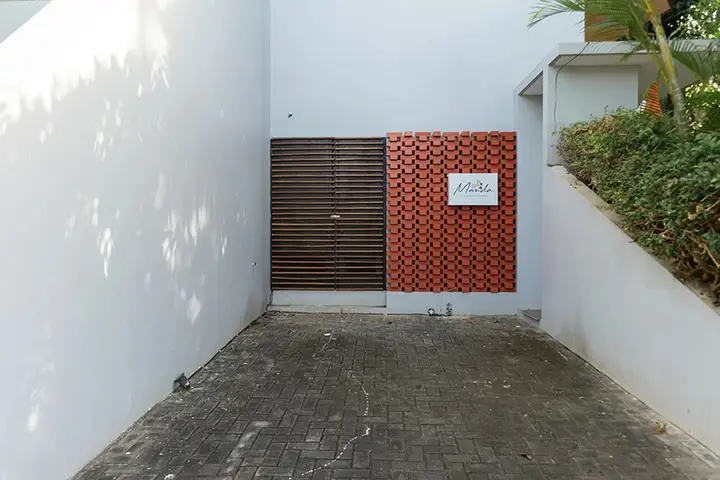 Беноа: Manda Villa