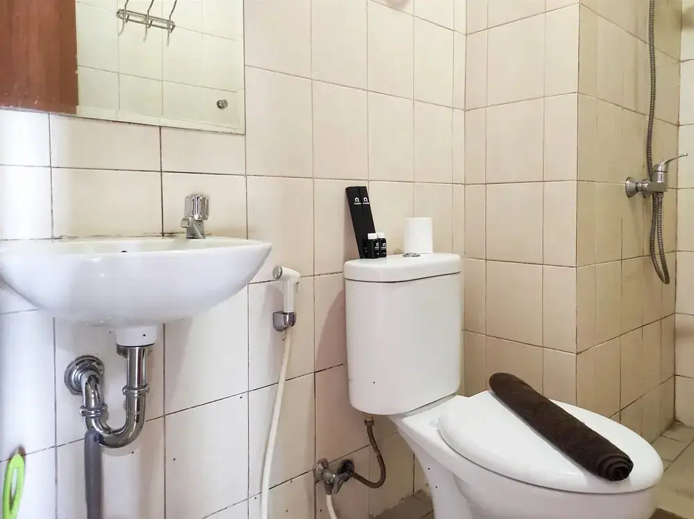 Макассар: Elegant and Comfy 1BR at Vida View Makasar Apartment