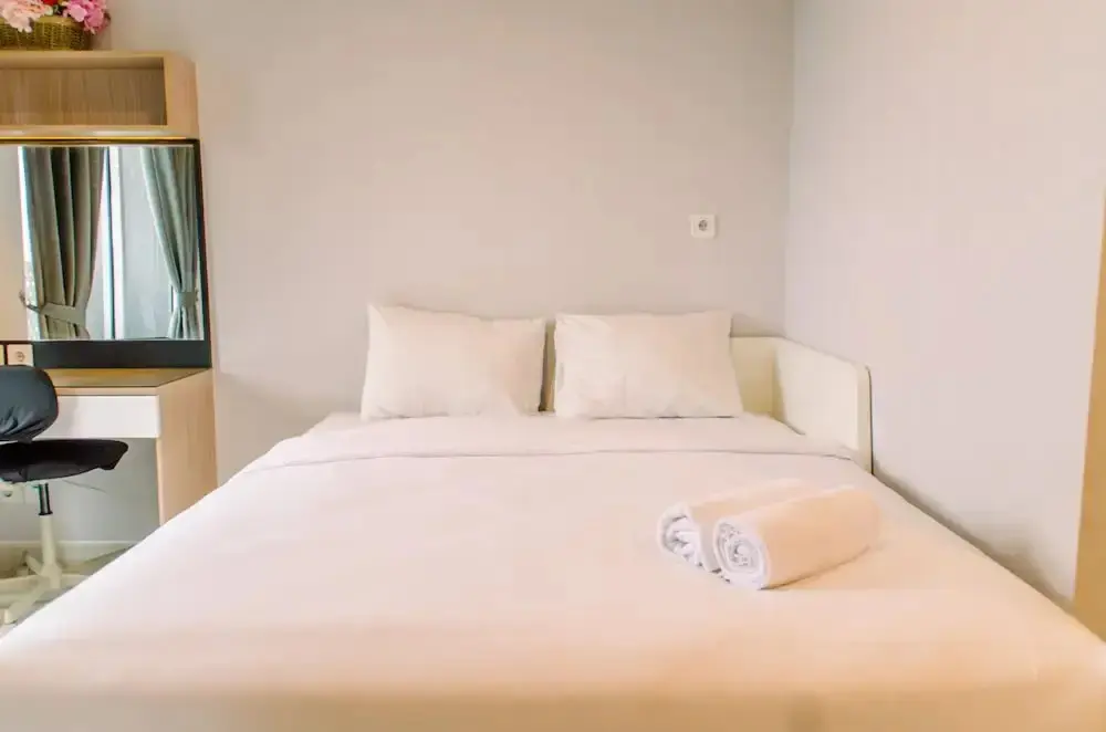 Джакарта: Comfort and Simply Studio at West Vista Apartment