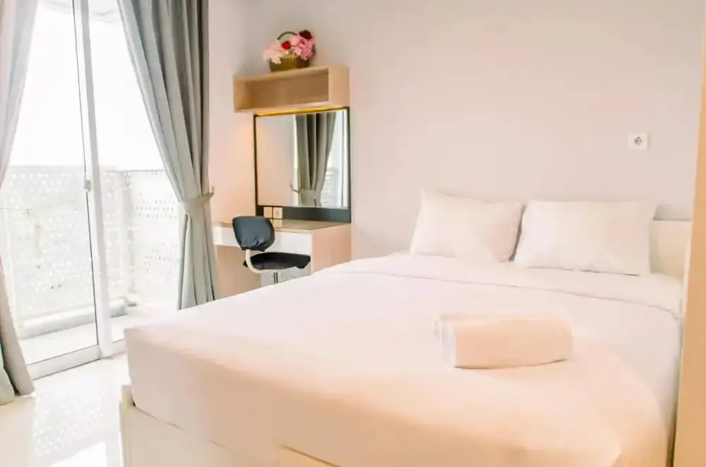 Джакарта: Comfort and Simply Studio at West Vista Apartment