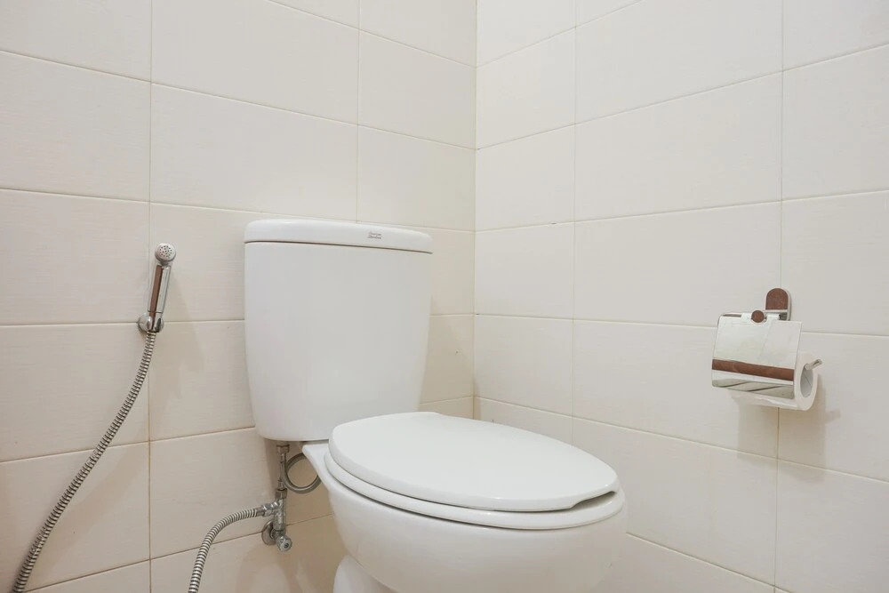 Джакарта: Comfortable and Minimalist Studio Apartment at Woodland Park Residence