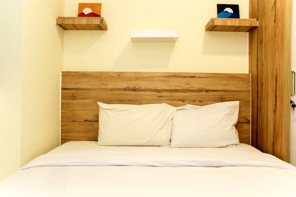 Сибату: Cozy Living and Tidy 1BR Meikarta Apartment