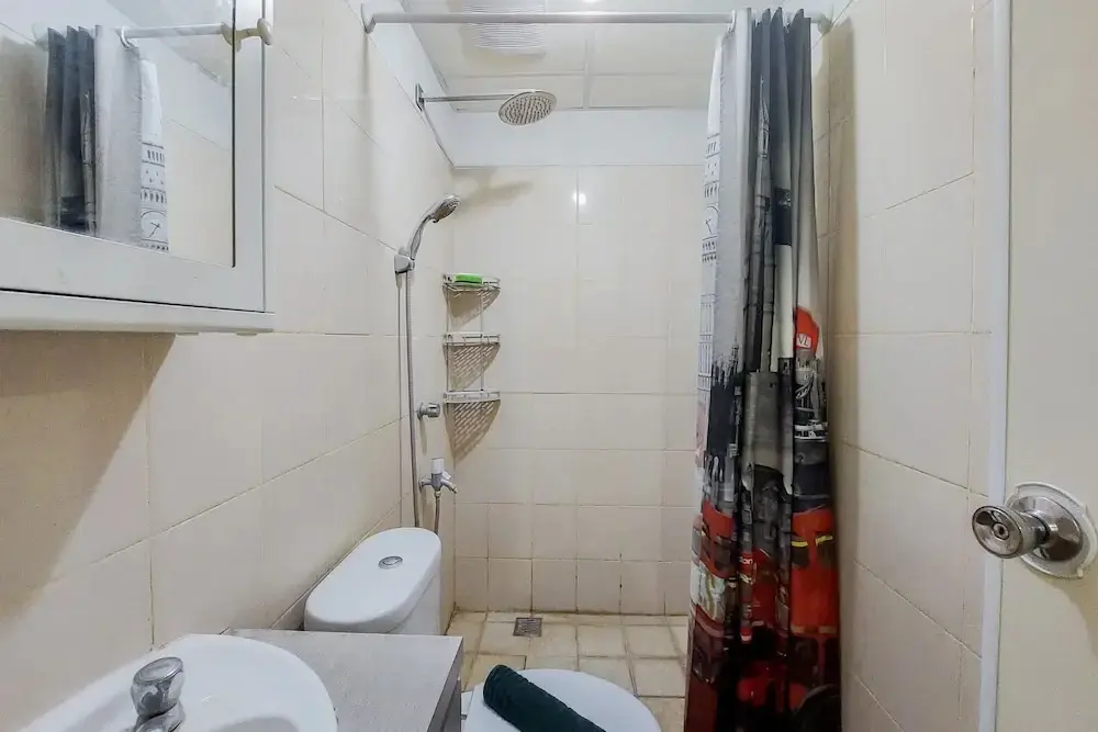 Южный Тангеранг: Nice and Spacious 2BR at Serpong Greenview Apartment
