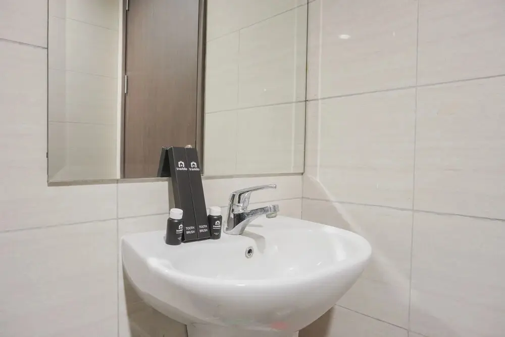 Джакарта: Minimalist and Comfort Studio at Ciputra International Apartment