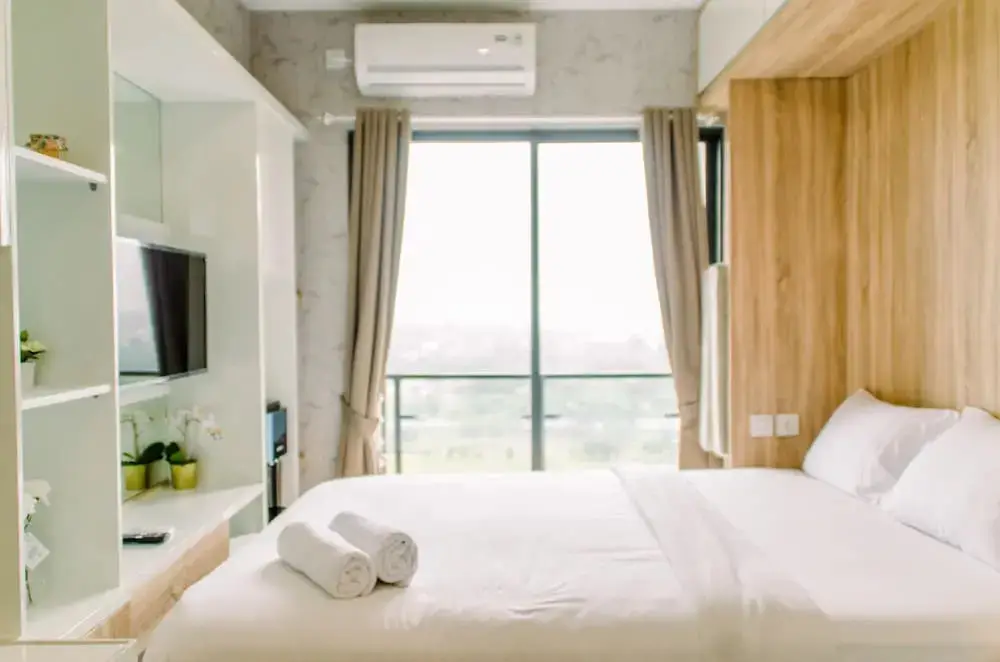 Legok: Cozy and Simply Studio at Sky House BSD Apartment