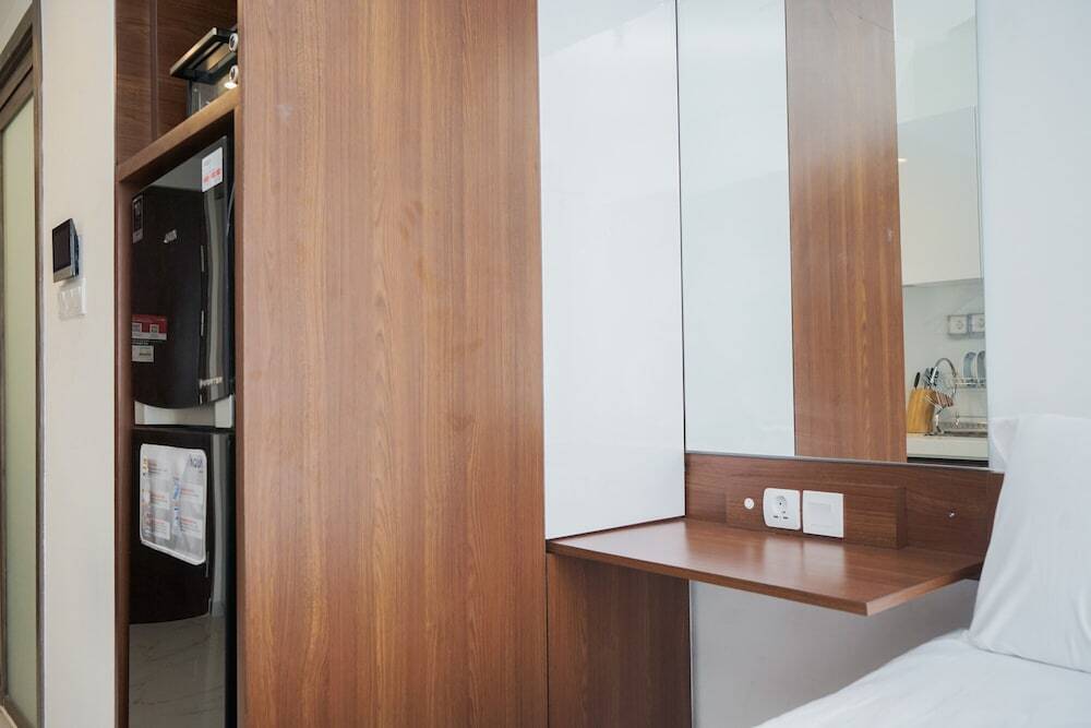 Legok: Spacious and Smart Studio Apartment at Sky House BSD