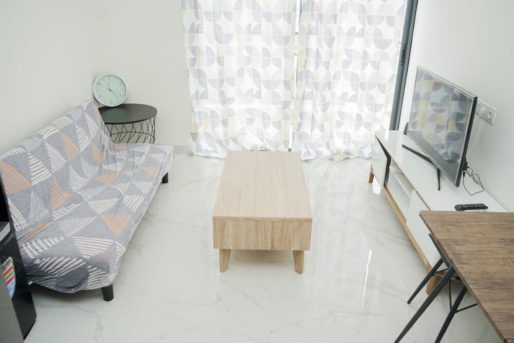 Legok: Comfort 2BR at Sky House BSD Apartment