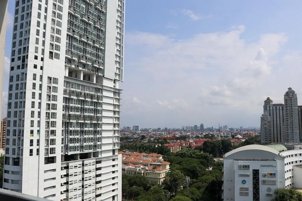 Джакарта: Elegant and Stylisth Studio at Apartment Springhill Terrace Residence