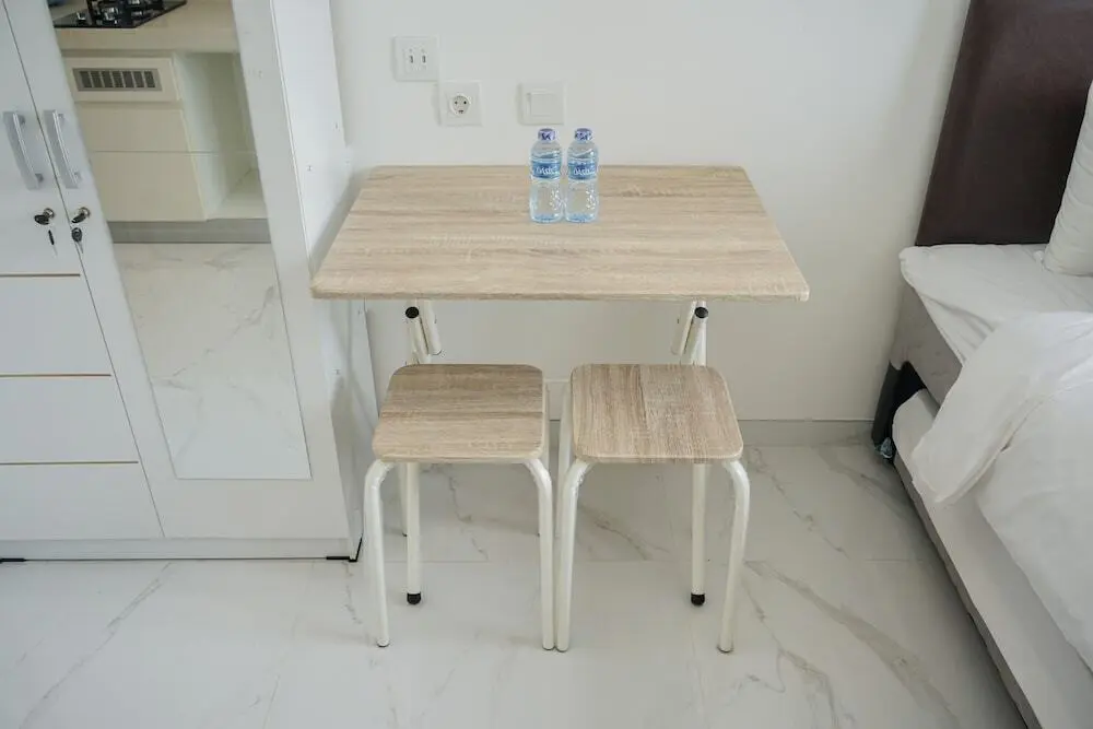 Legok: Comfy and High Floor Studio at Sky House BSD Apartment