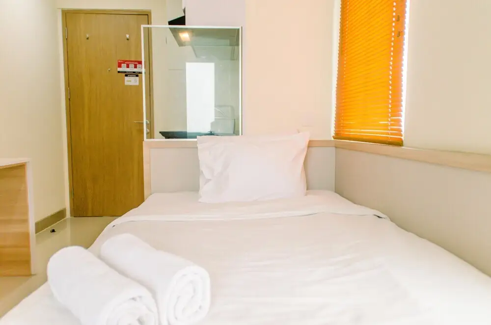 Legok: Comfy and Minimalist Studio Apartment at B Residence