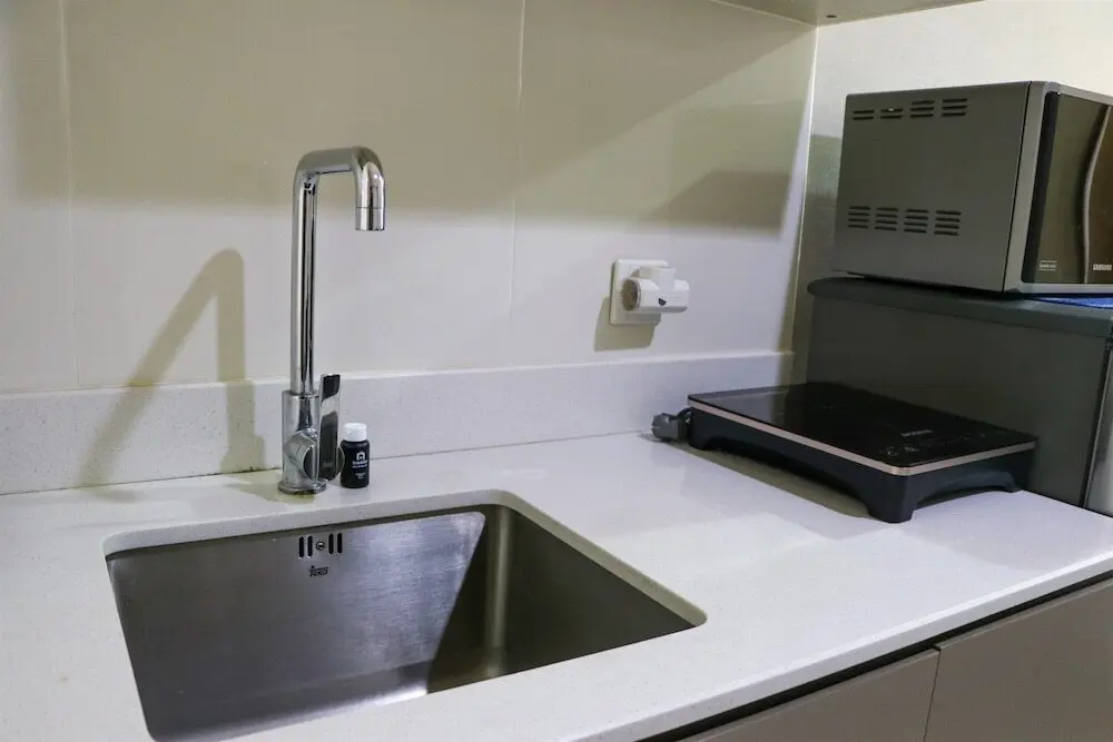 Джакарта: Minimalist and Comfort 1BR at Gold Coast Apartment