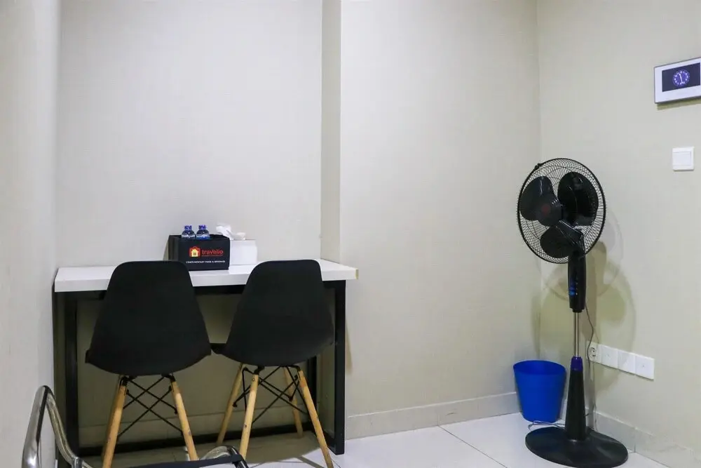 Джакарта: Minimalist and Comfort 1BR at Gold Coast Apartment