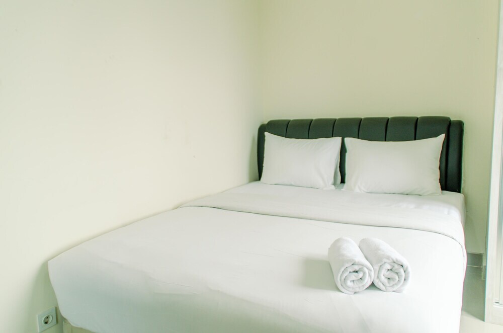 Legok: Modern And Cozy Studio Apartment At B Residence