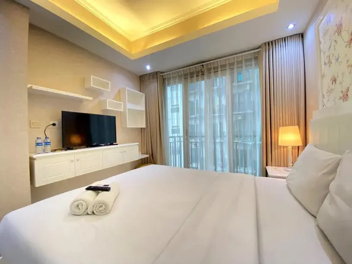 Бандунг: Well Furnished Studio Room at Grand Asia Afrika Apartment