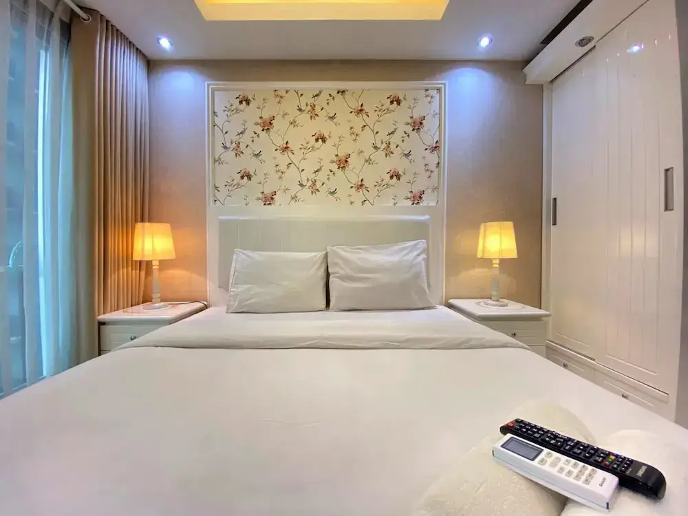 Бандунг: Well Furnished Studio Room at Grand Asia Afrika Apartment