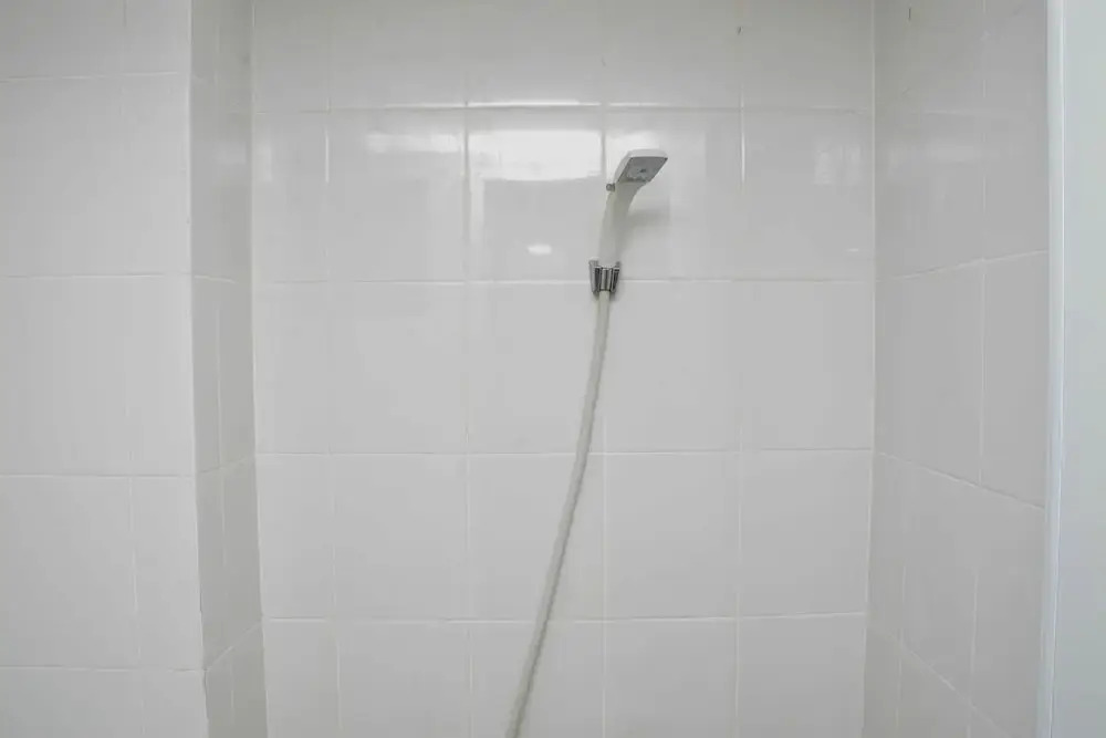 Джакарта: Elegant and Comfy Studio at Bassura City Apartment