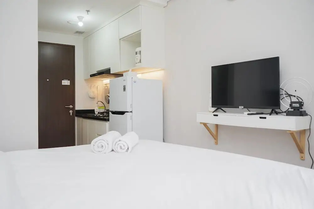 Южный Тангеранг: Elegant and Comfort Studio at Transpark Bintaro Apartment