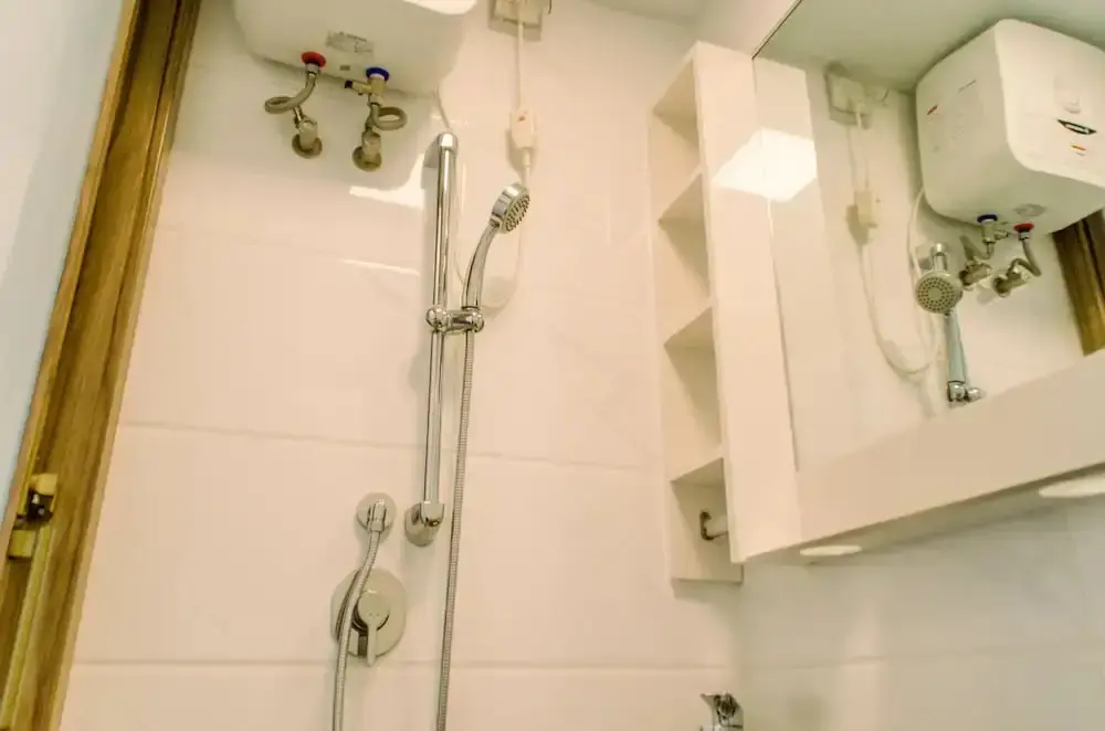 Legok: Modern and Cozy Studio at Sky House BSD Apartment