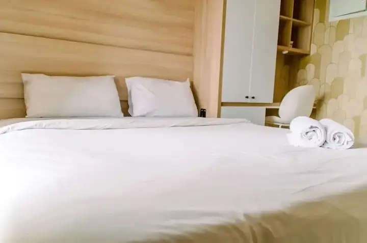 Legok: Cozy and Minimalist Studio at Sky House BSD Apartment