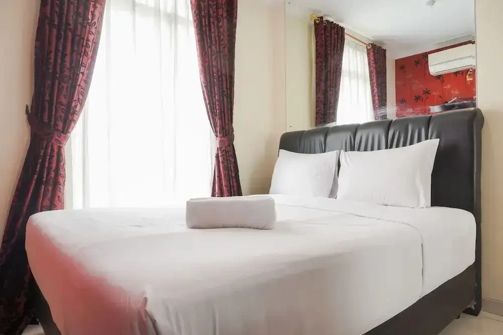 Джакарта: Cozy Stay 1BR at Gardenia Boulevard Apartment