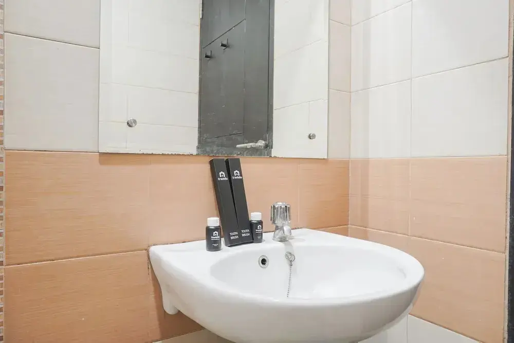 Джакарта: Cozy Stay 1BR at Gardenia Boulevard Apartment
