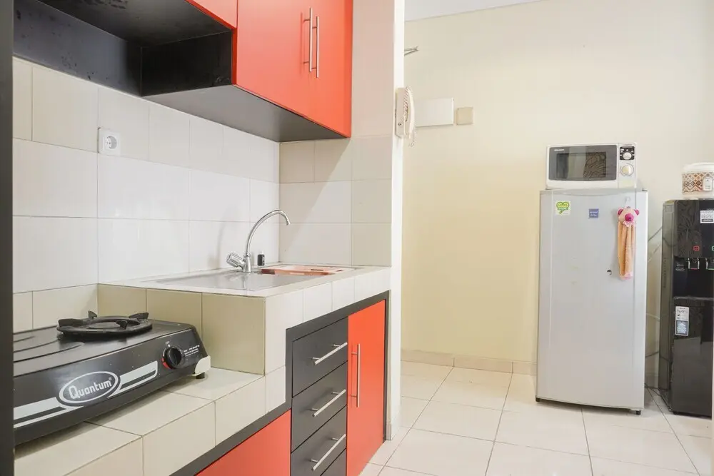 Джакарта: Cozy Stay 1BR at Gardenia Boulevard Apartment