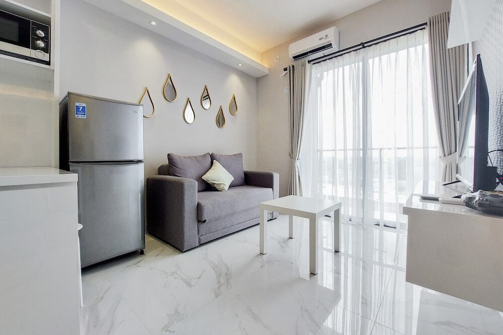 Legok: Nice and Elegant 2BR at Sky House BSD Apartment
