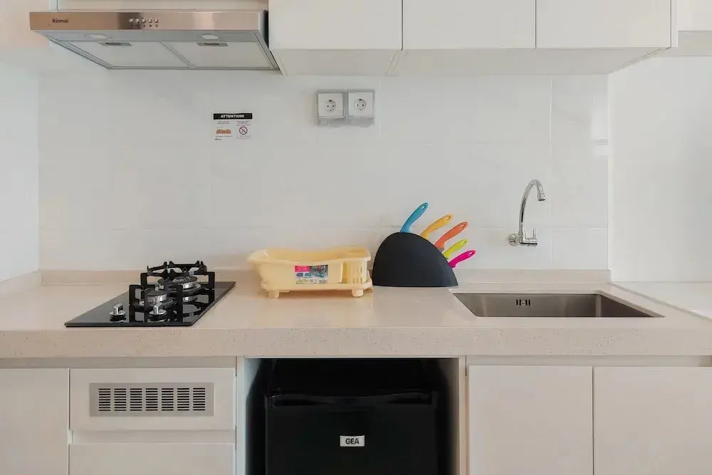 Legok: Cozy Living and Comfort Studio at Sky House BSD Apartment