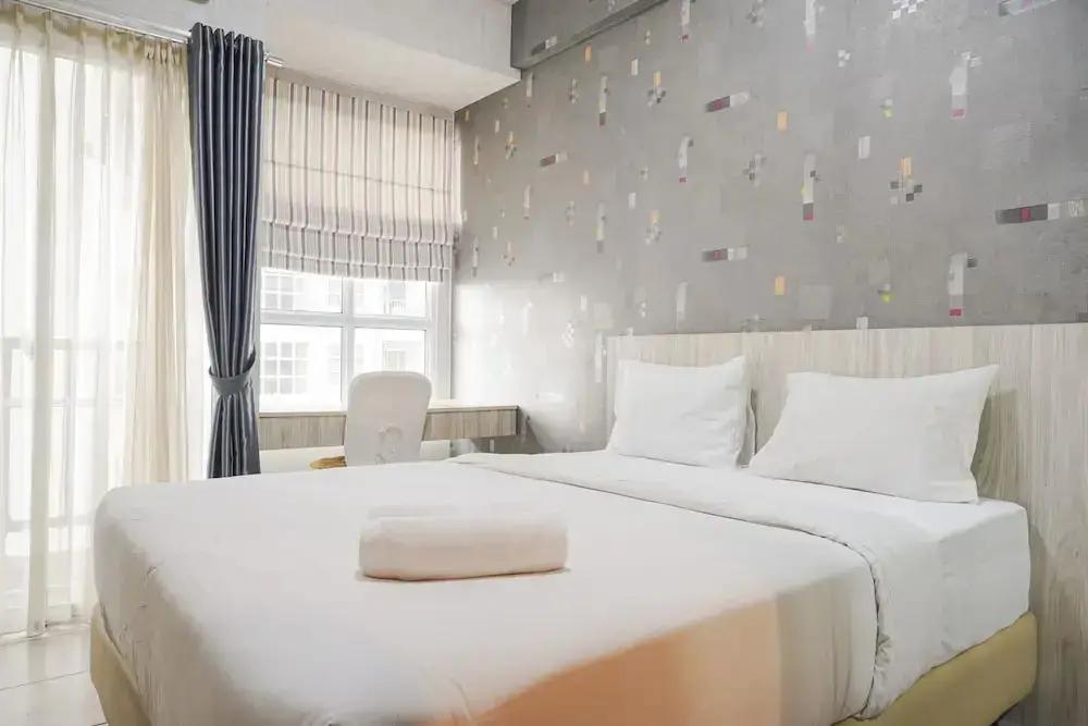 Legok: Elegant and Comfy Studio at Saveria Apartment