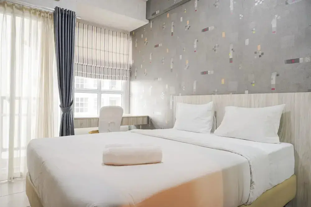 Legok: Elegant and Comfy Studio at Saveria Apartment