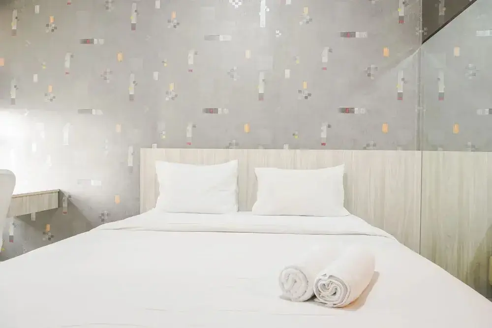 Legok: Elegant and Comfy Studio at Saveria Apartment