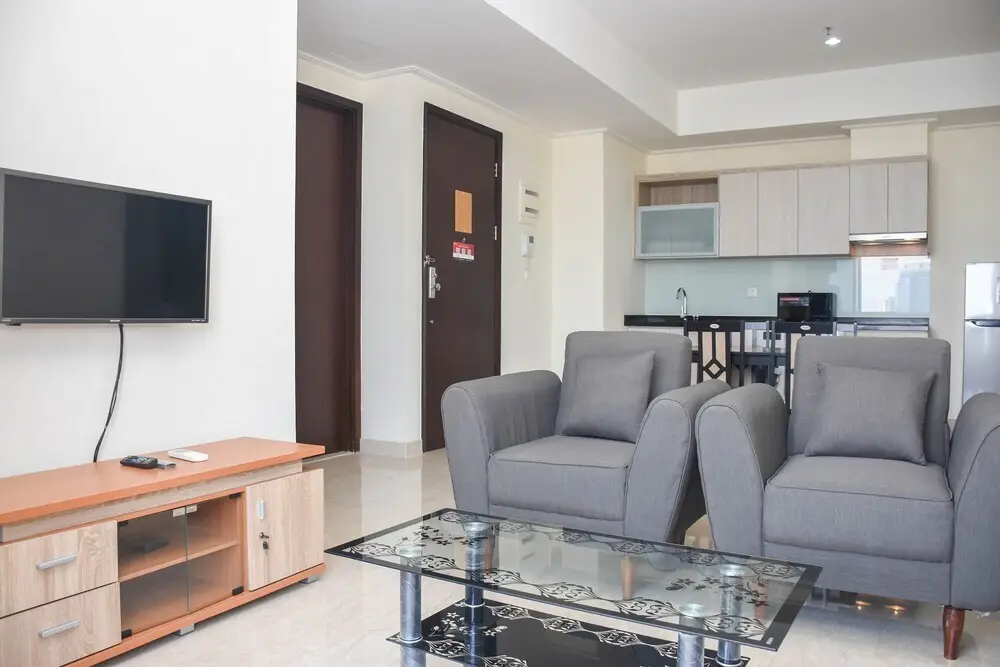 Nice and Spacious 3BR at Menteng Park Apartment — фото 1