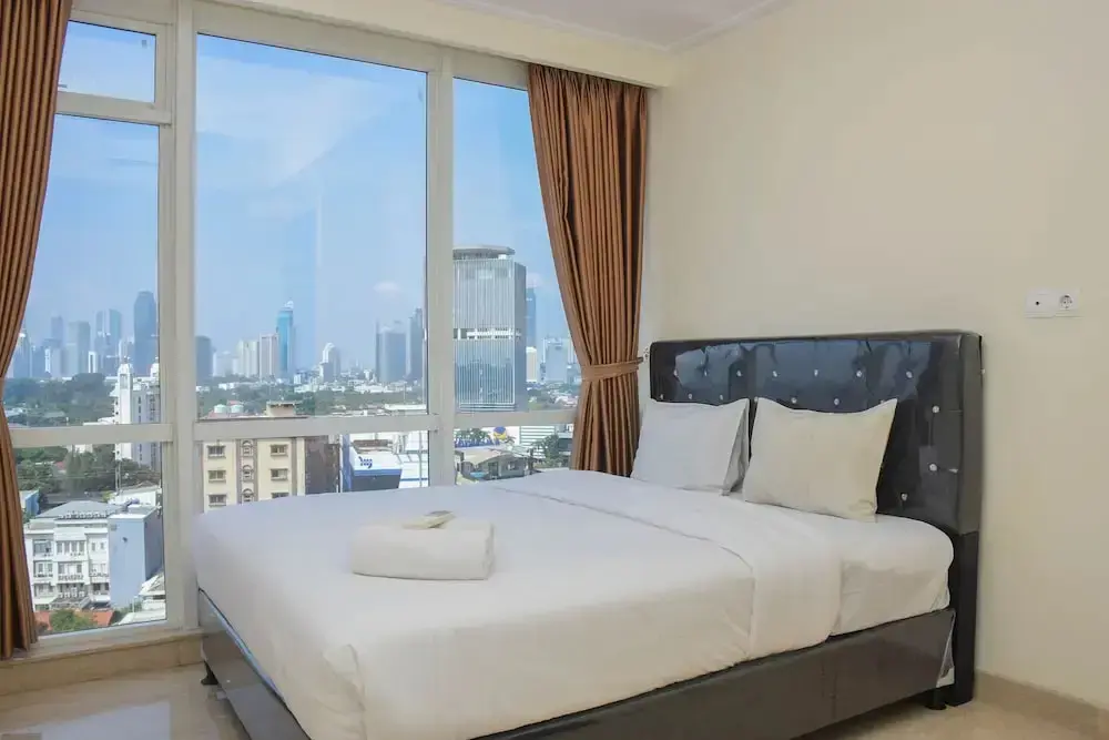 Джакарта: Nice and Spacious 3BR at Menteng Park Apartment