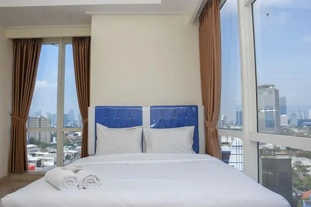 Джакарта: Nice and Spacious 3BR at Menteng Park Apartment