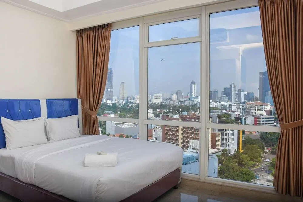 Джакарта: Nice and Spacious 3BR at Menteng Park Apartment
